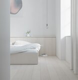 Interiér ložnice s podlahou z kolekce Ivory